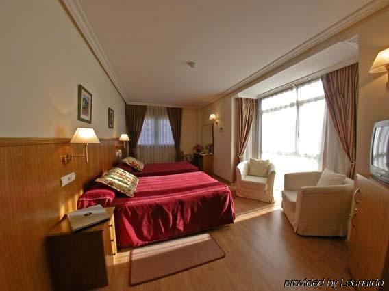 Arturo Soria Centro Hotel Madrid Exterior photo