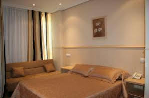 Arturo Soria Centro Hotel Madrid Exterior photo